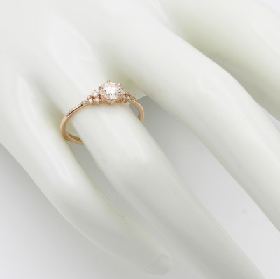 27124291d - Ringset mit Brillanten, RG 750/000, 1 Ring bes. m. Brill. ca. 0.55 ct top top light ...