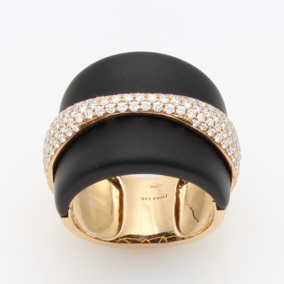 27124293a - Ring mit Onyx und Brillanten, RG 750/000, konkave Onyxscheiben m. überliegendem ...