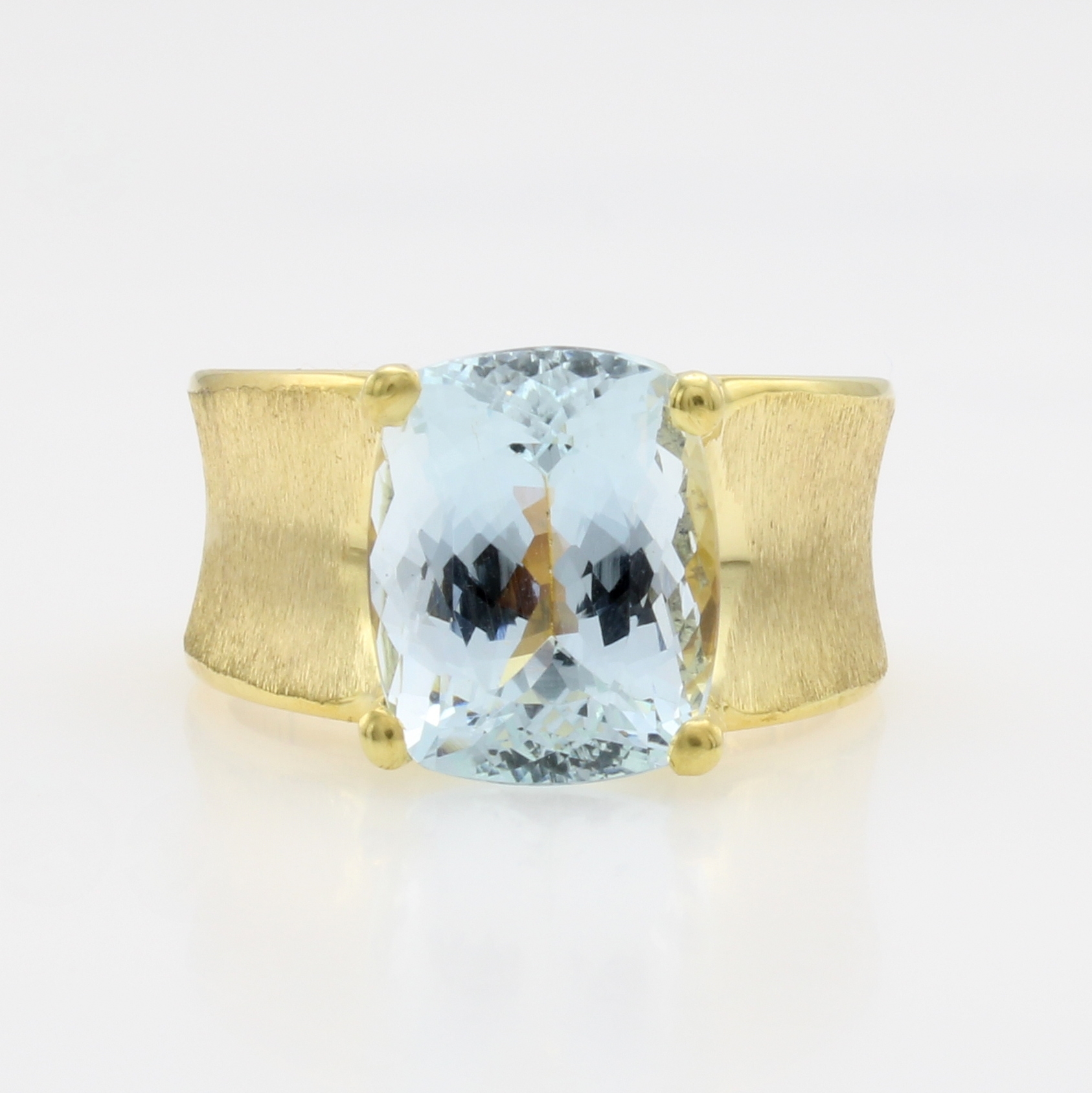 Image 27124328 - Ring mit Aquamarin, GG 585/000, z.T. matt., Aquam. in Krappenfassung ca. 6.2 ct, RW ca. ...