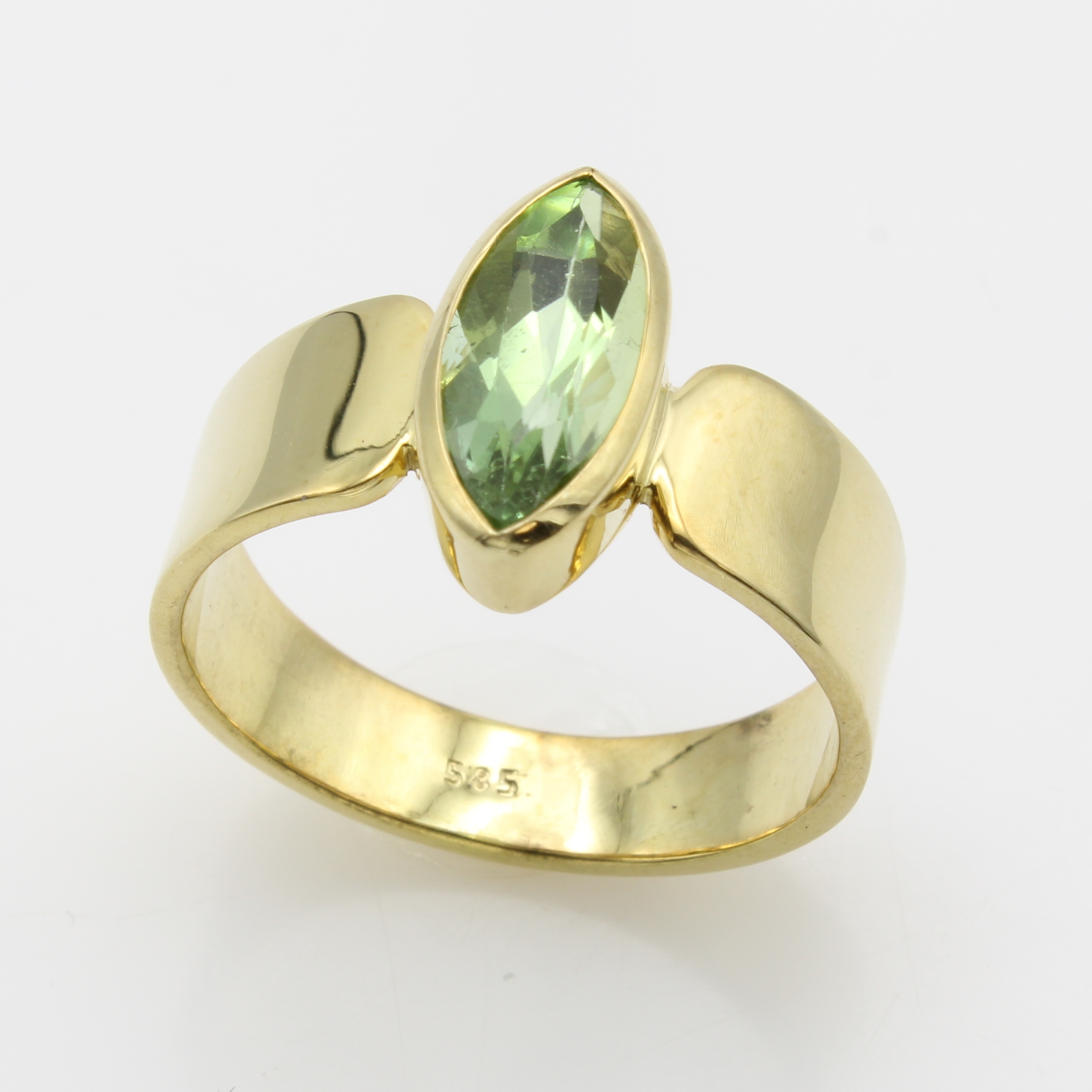 Image 27124377 - Ring mit Turmalin, GG 585/000, navettef., grüner Turmalin ca. 2 ct, RW ca. 60 ...