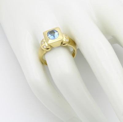 27124330a - Ring mit Tansanit und Brillanten, GG 585/000, ovaler Tansanit in carréef. Fassung ca. ...