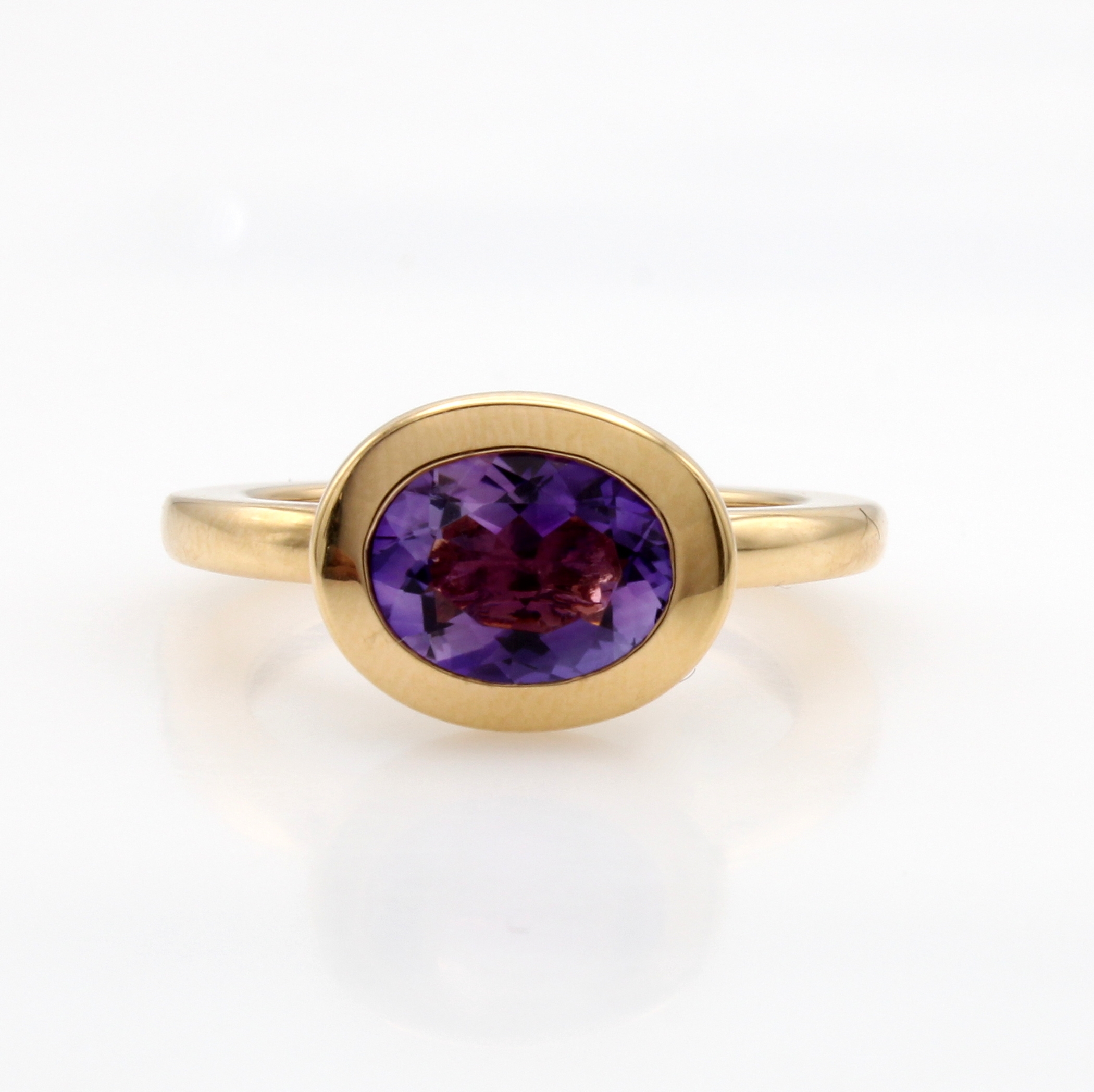 Image 27124448 - Ring mit Amethyst, RoséG 750/000, ovaler Amethyst, RW ca. 55 Schätzpreis: 3300, - EUR