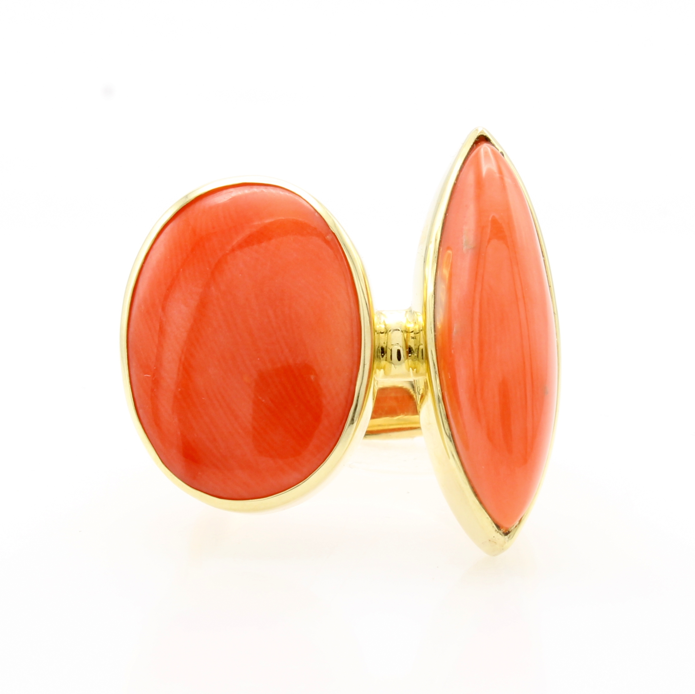 Image 27124466 - Ring mit Korallen, GG 585/000, ovale u. navettef. Koralle zus. ca. 10.9 ct, RW ca. 57, ...