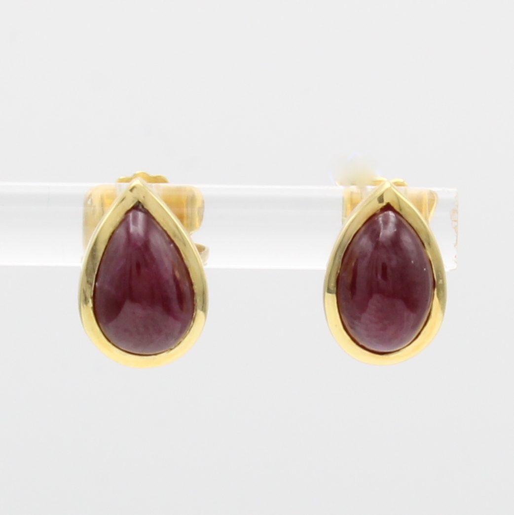 Image 27124482 - Paar Ohrstecker mit Rubinen, GG 585/000, 2 tropfenf. Rubincabochons zus. ca. 2.8 ct ...