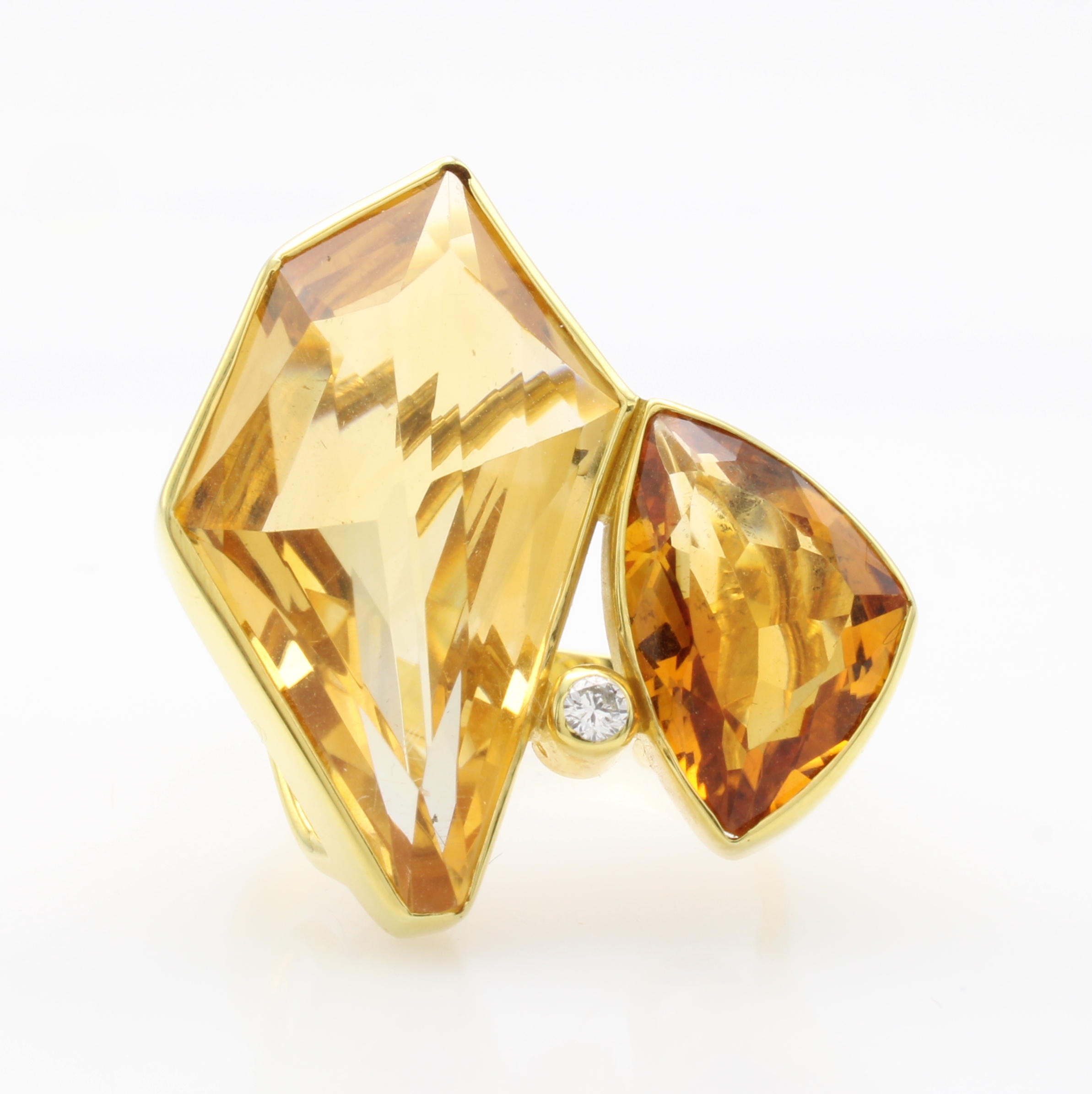 Image 27124493 - Ring mit Citrinen und Brillant, GG 585/000, 2 Citrine zus. ca. 20 ct, Brill. ca. 0.06 ct ...