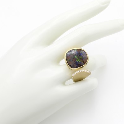 27124422a - Ring mit Matrix-Opal und Brillanten, GG 585/000, Opal ca. 8.2 ct, Brill. zus. ca. 0.13 ...