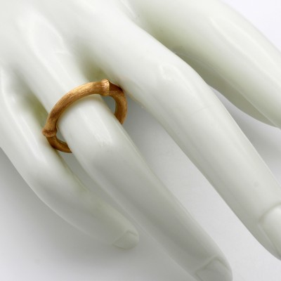 27124423a - Ole Lynggaard Nature IV Ring, RG 750/000, RW 53, orig. Etui u. Papiere anbei