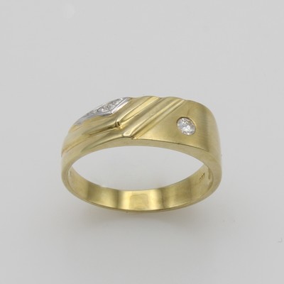 27124426a - Herrenring mit Brillanten, GG 585/000, Brill. zus. ca. 0.05 ct Weiß/si, z.T. matt., RW ...