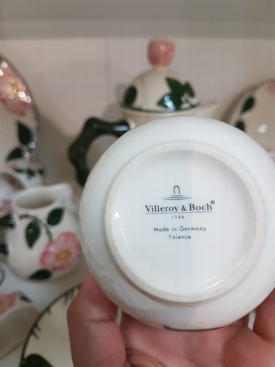 27124432h - Kaffeeservice, Villeroy & Boch, Wildrose, Steingut, für 6 Personen: Kaffeekanne, ...