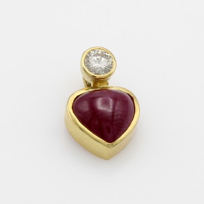 Image Anhänger mit Rubin und Brillant, GG 585/000, herzförm. Rubincabochon ca. 3.2 ct, ...