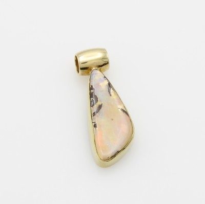Image Anhänger mit Boulderopal, GG 585/000, Opal ca. 6.1 ct in glatter Fassung Schätzpreis: ...