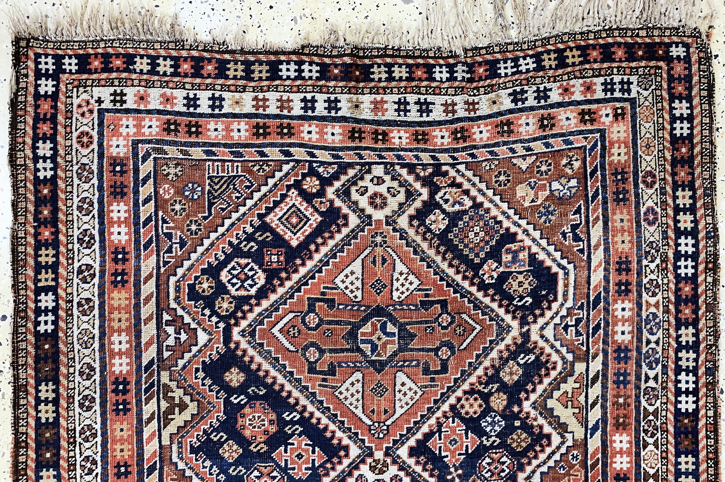 Detail a: Ghaschgai antik, Persien, 19.Jhd, Wolle aufWolle, ca. 222 x 130 cm, EHZ: 3-4, (kleine Löcher)