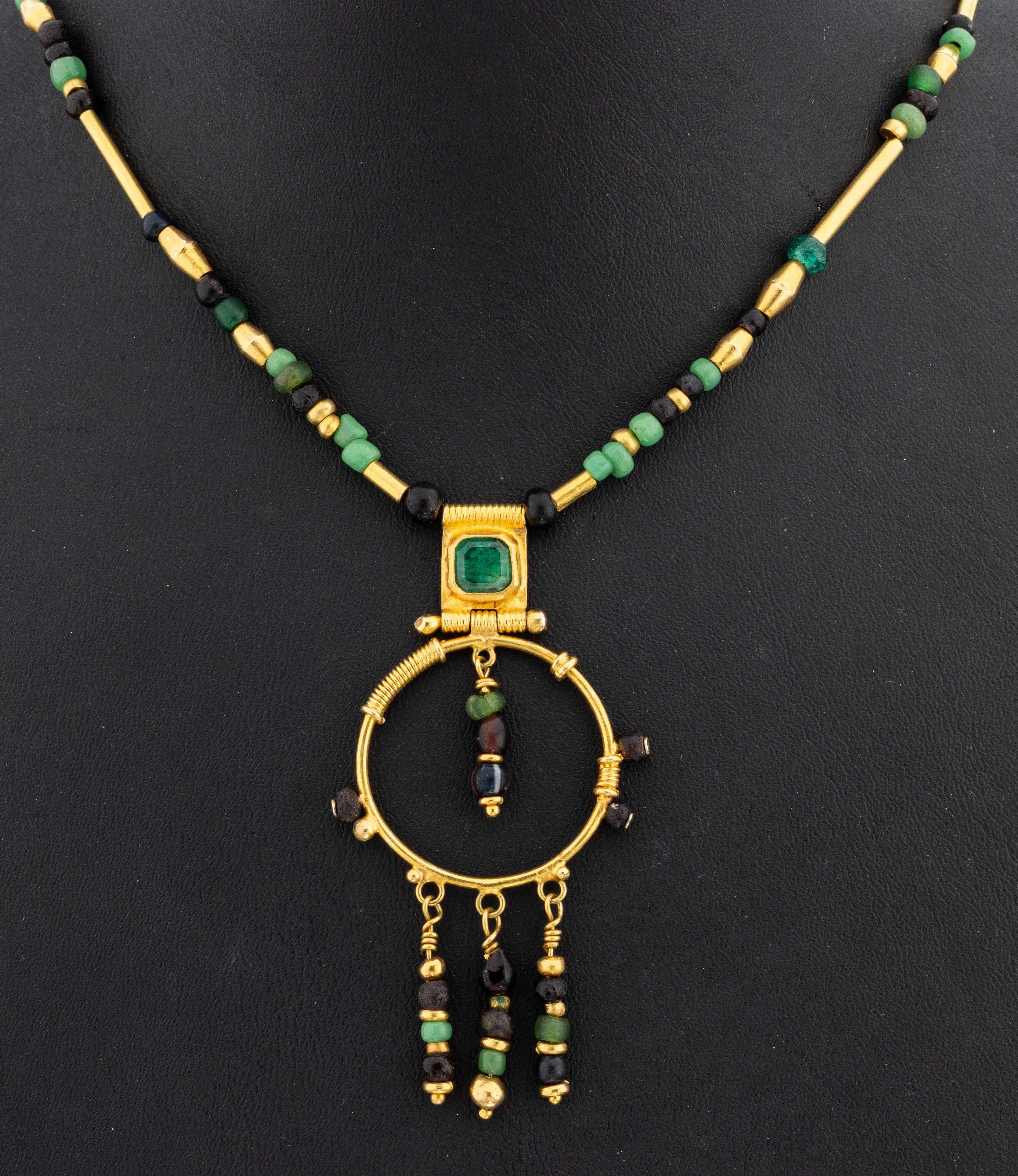 Image 27124718 - 18 kt Gold Farbstein-Collier, GG 750/000 gepr., ungewöhnliches Design, rundes ...