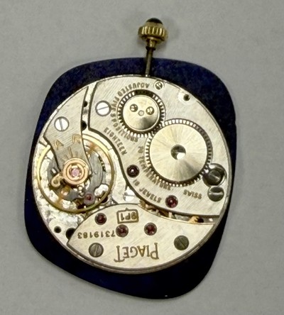 27124978g - PIAGET seltene, asymmetrische Damenarmbanduhr in GG 750/000 mit Lapislazuli-Zifferblatt ...