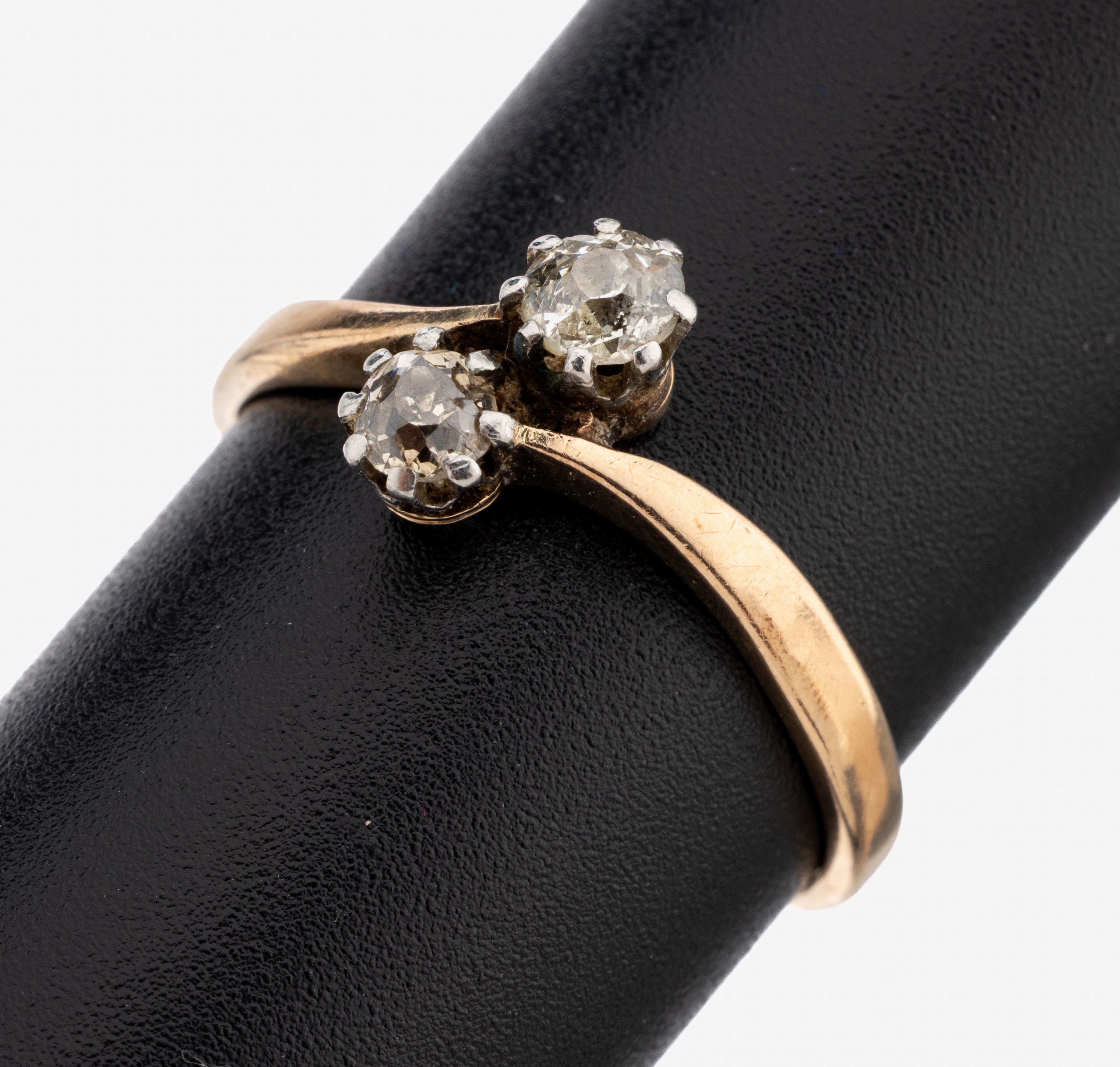 Image 27125354 - 14 kt Gold Diamant-Ring, um 1890, GG 585/000, 2 in Silber gefasste Altschliffdiamanten ...