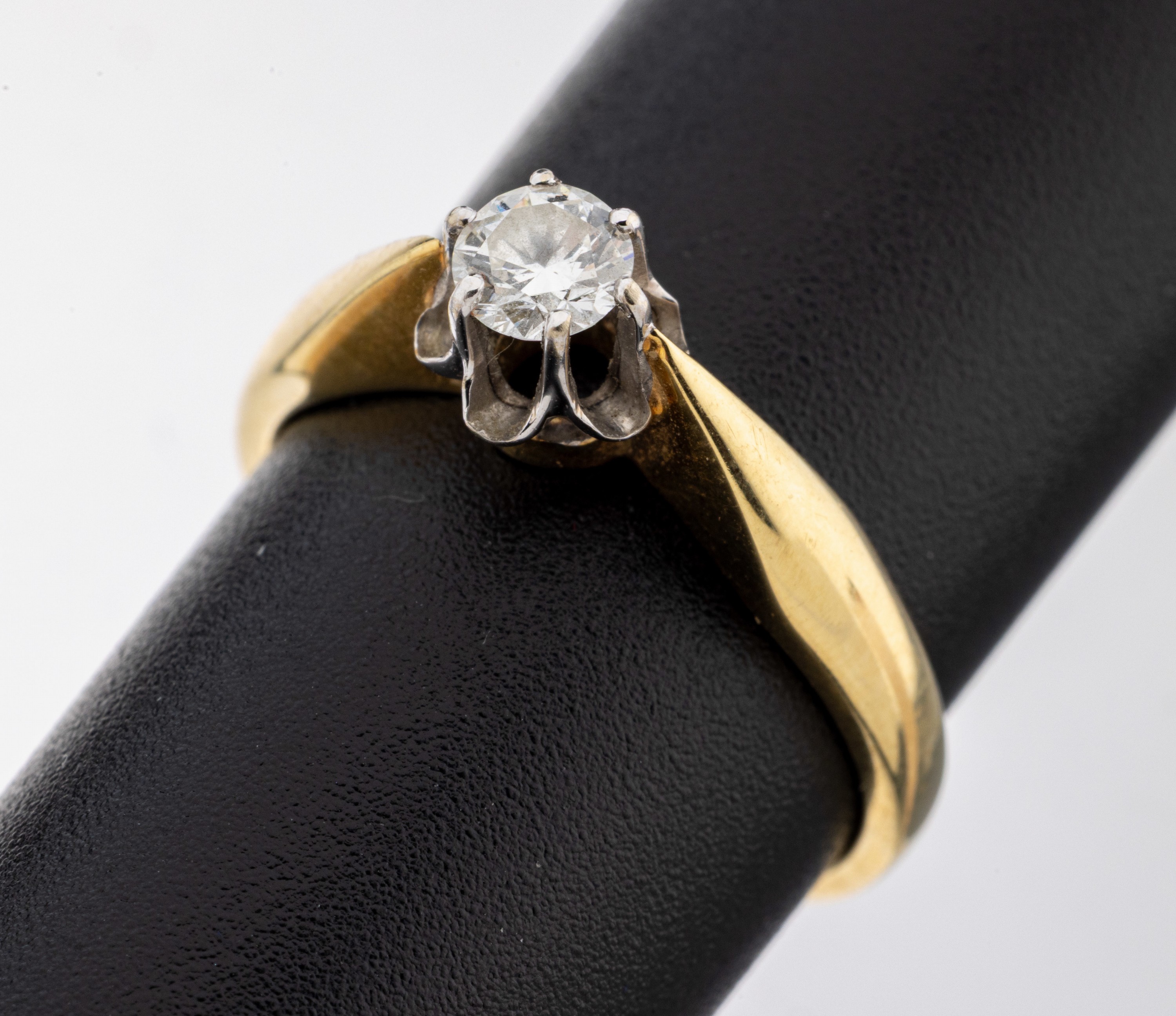 Image 27125356 - 14 kt Gold Brillant-Ring, GG/WG 585/000, inWG gefasster Brillant ca. 0.20 ct (grav.) ...