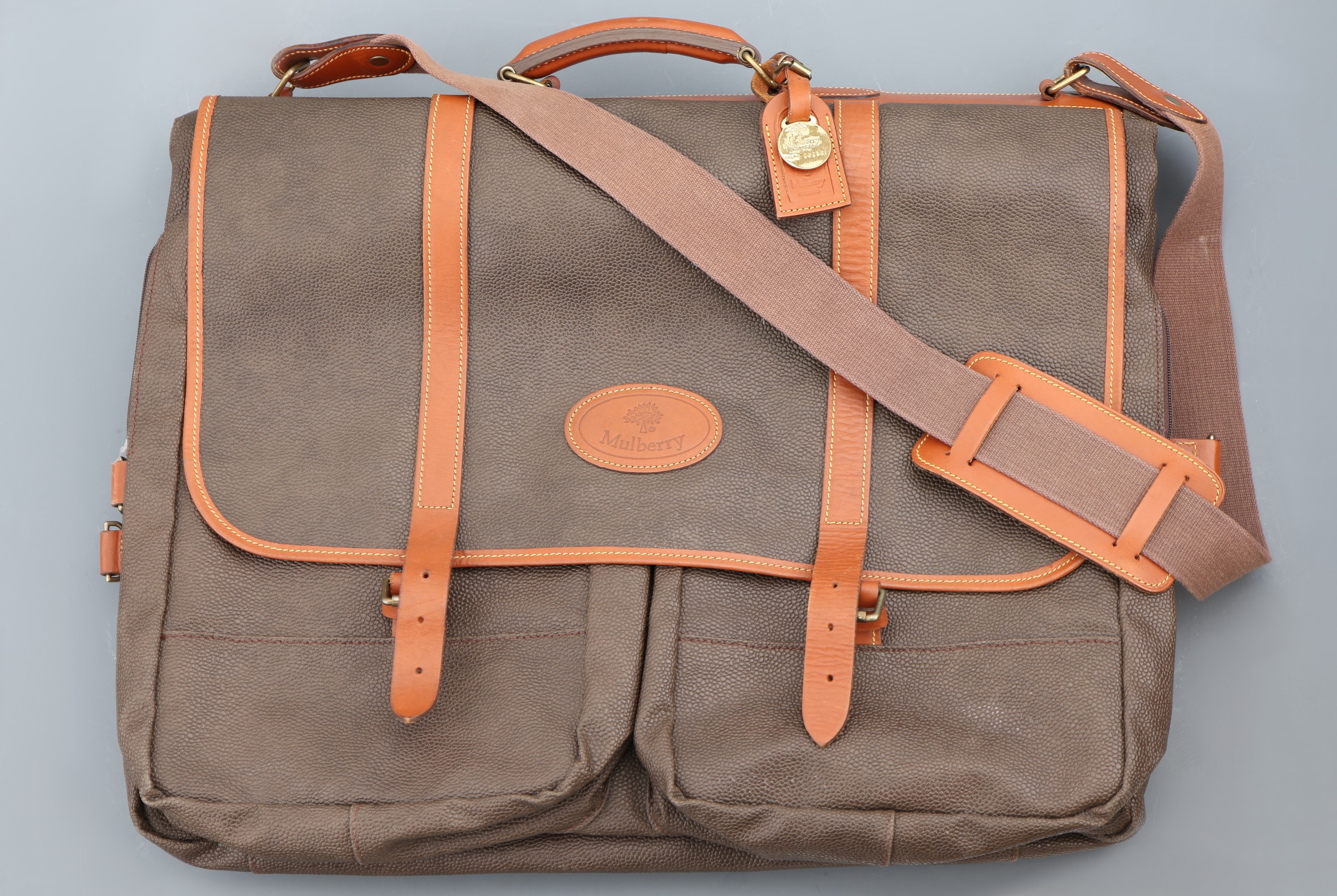 Image 27125385 - MULBERRY Vintage Kleidersack, braunes Scotchgrain Leder, Besätze, Tragegriff, ...