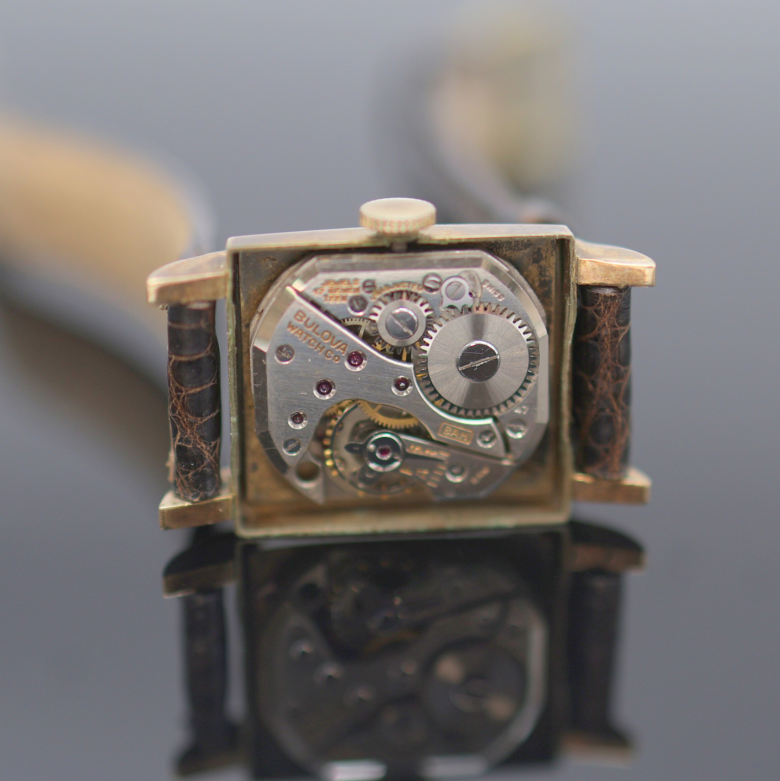 Detail g: BULOVA 2 Armbanduhren, Schweiz/USA 1940er Jahre, Handaufzug, 10k Gold filled, 1x Stahlboden, Böden aufgedr., silb. Zifferblätter rest./pat./fl., ...