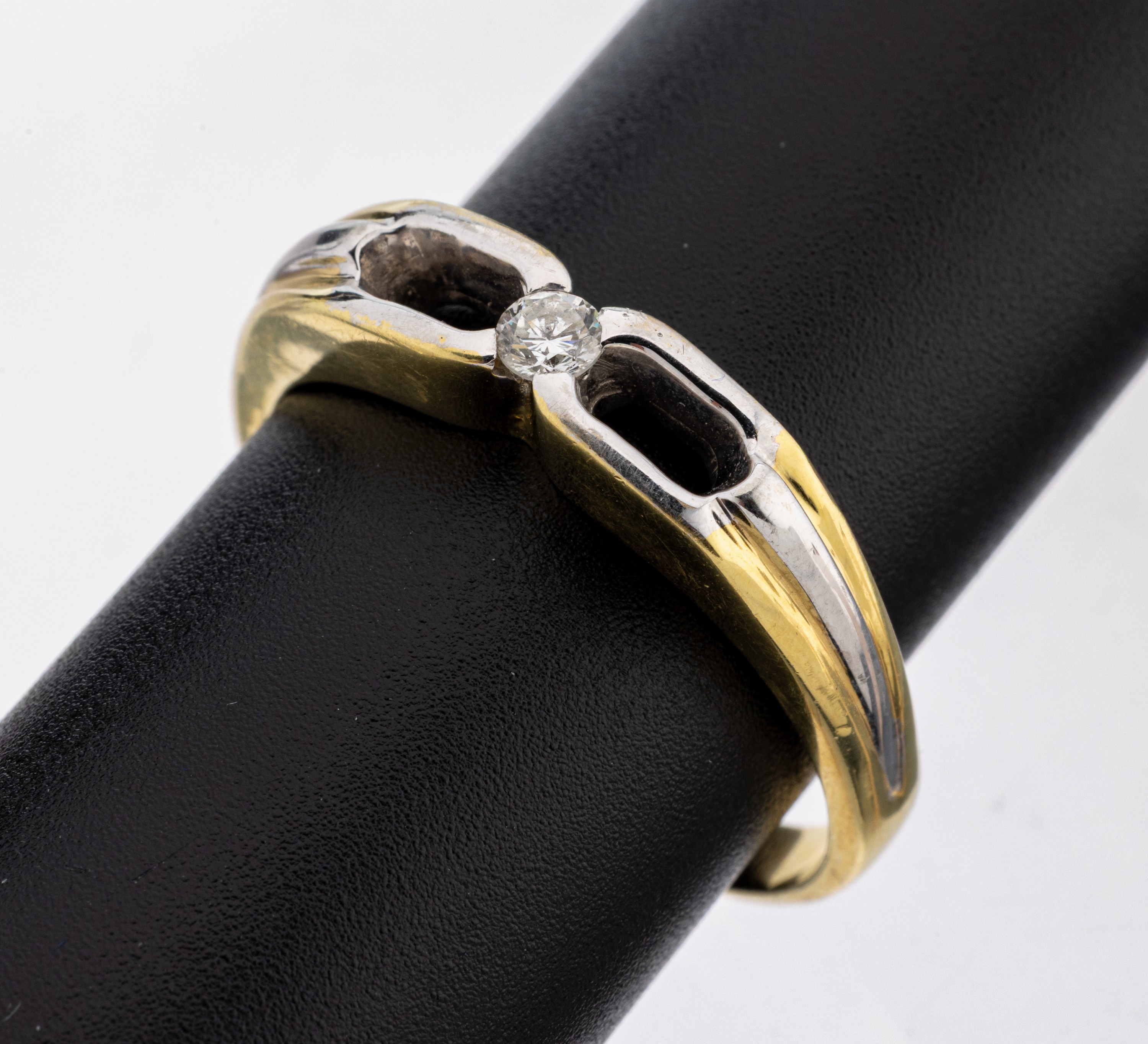 Image 27125490 - 18 kt Gold Brillant-Ring, GG/WG 750/000, Brillant ca. 0.12 ct Weiß/si, RW 71, ca. 7.6 g