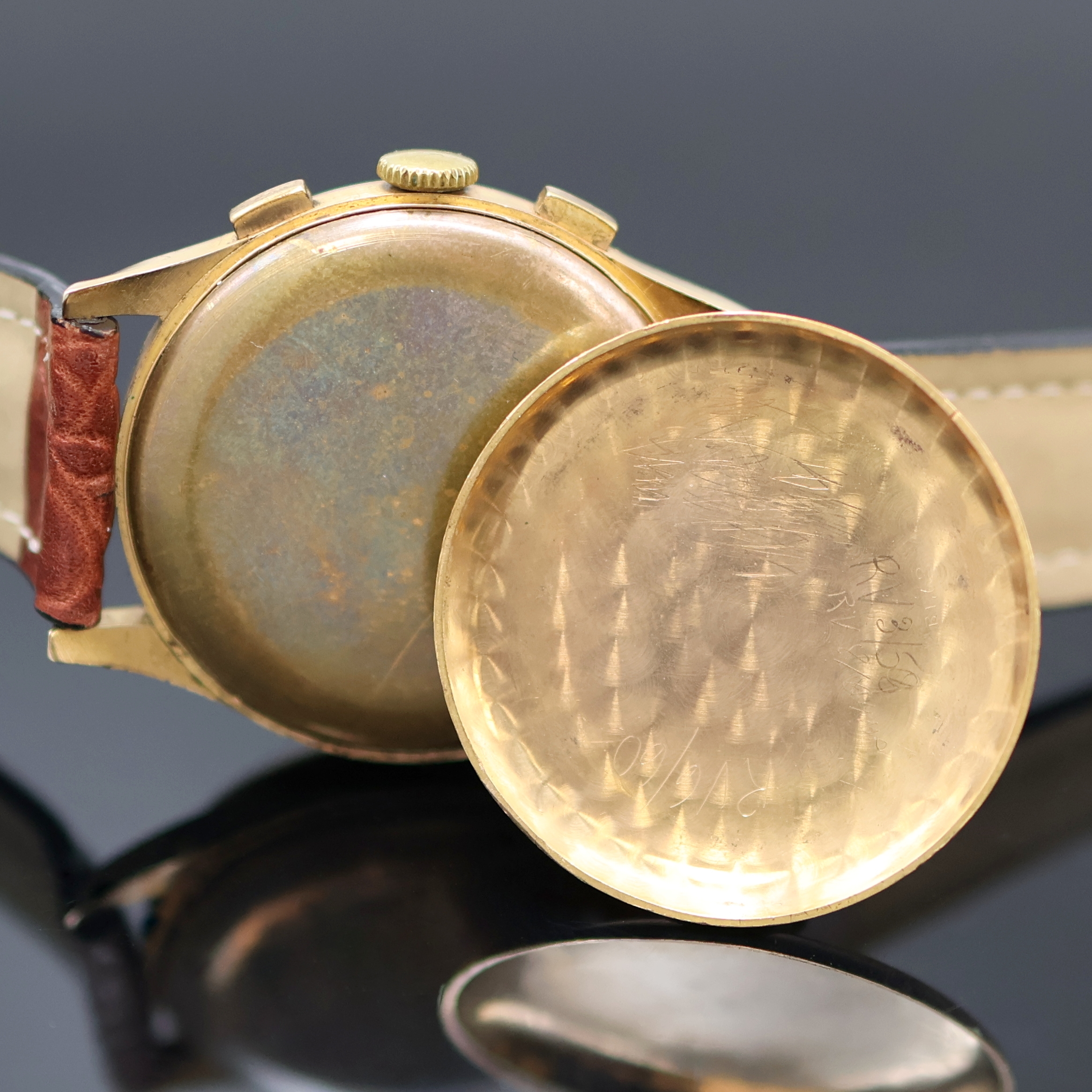 Detail e: CHRONOGRAPHE SUISSE / BRITIX Schaltradchronograph in RG 750/000, Handaufzug, Schweiz um 1950, Geh. dell., Boden und Glasrand aufgedr., verg. Cuvette ...