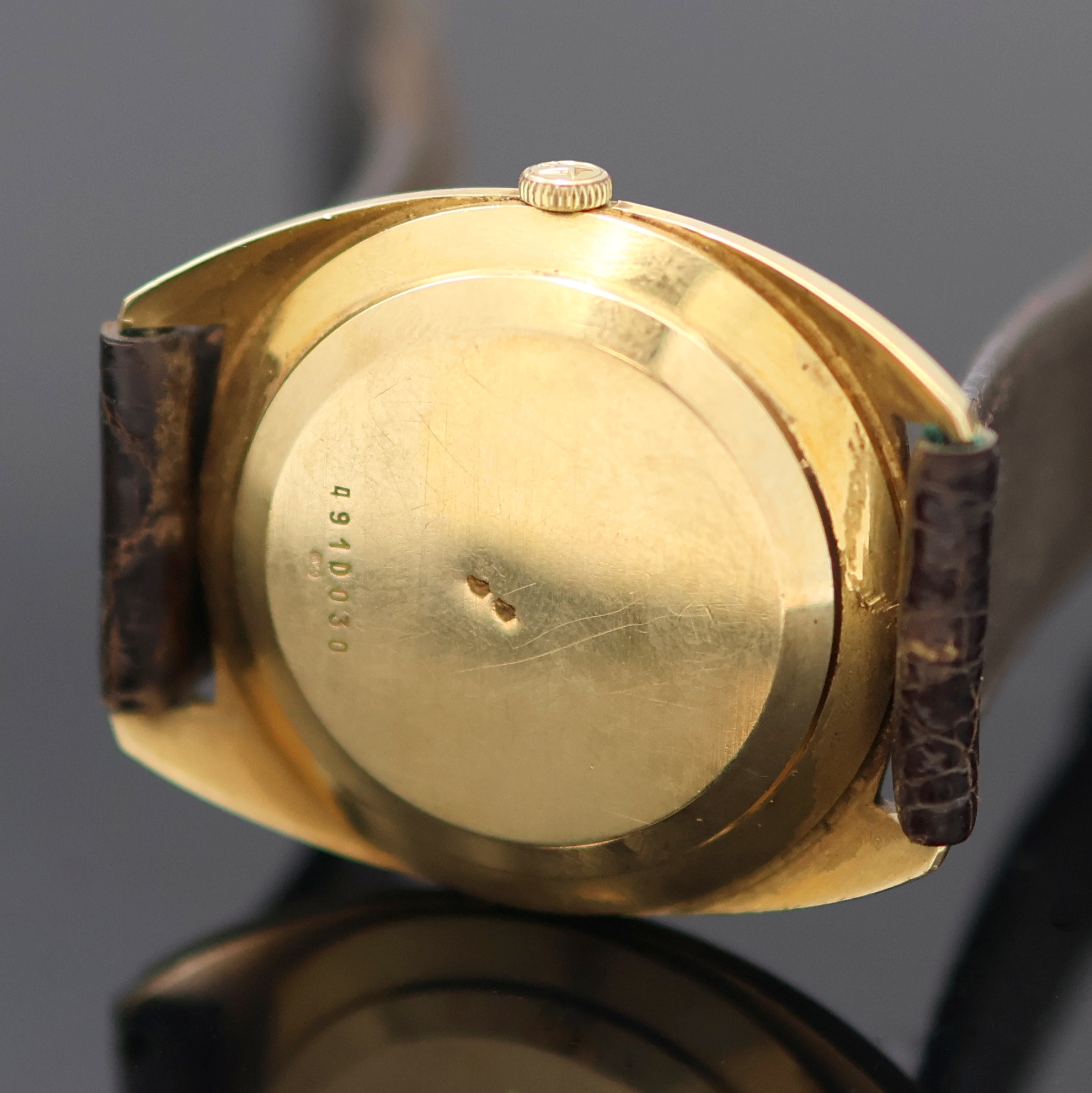 Detail e: ZENITH Herrenarmbanduhr in GG 750/000, Schweiz um 1968, Automatik,2-teil. Geh., Boden aufgedr., orig. Krone, silb. Zifferbl. m. aufges. Indizes ...