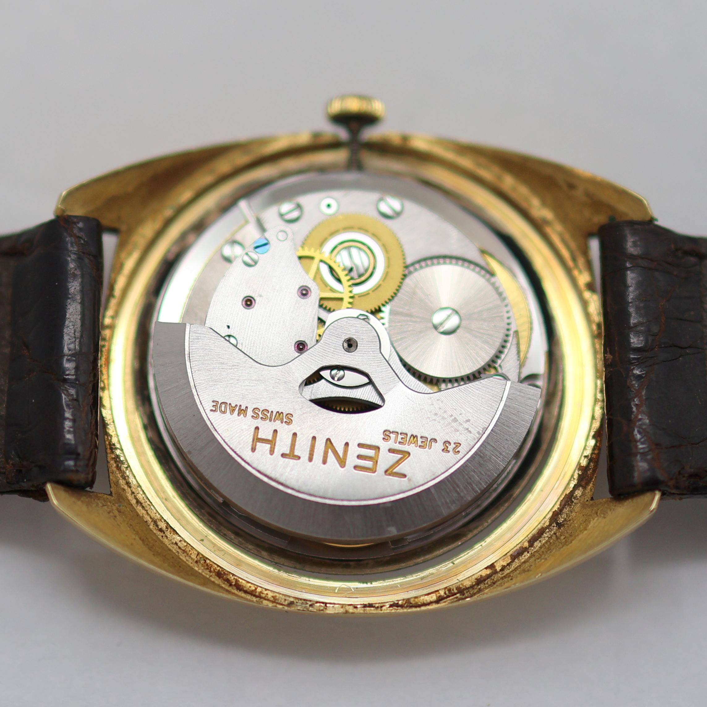 Detail f: ZENITH Herrenarmbanduhr in GG 750/000, Schweiz um 1968, Automatik,2-teil. Geh., Boden aufgedr., orig. Krone, silb. Zifferbl. m. aufges. Indizes ...