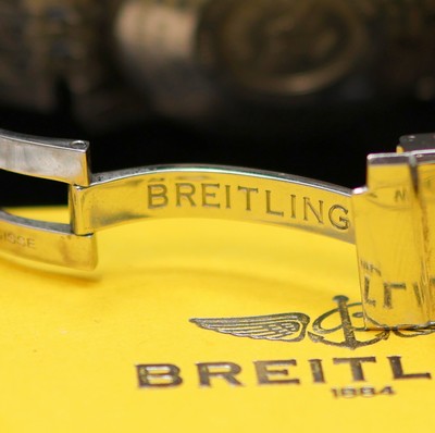 27125784d - BREITLING Navitimer World Chronometer Herrenarmbanduhr mit Chronograph und zweiter ...
