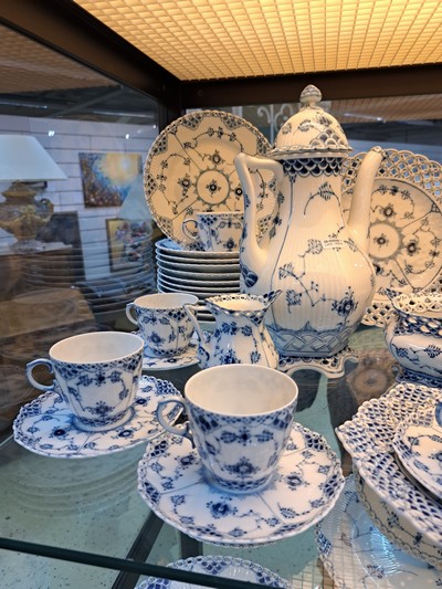 27125799a - Kaffeeservice, Musselmalet, Vollspitze, für 12 Personen, Royal Copenhagen, Porzellan, ...