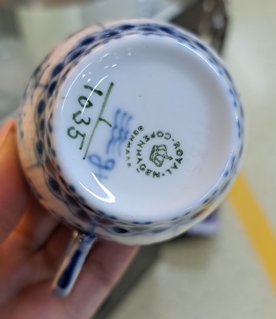 27125799l - Kaffeeservice, Musselmalet, Vollspitze, für 12 Personen, Royal Copenhagen, Porzellan, ...