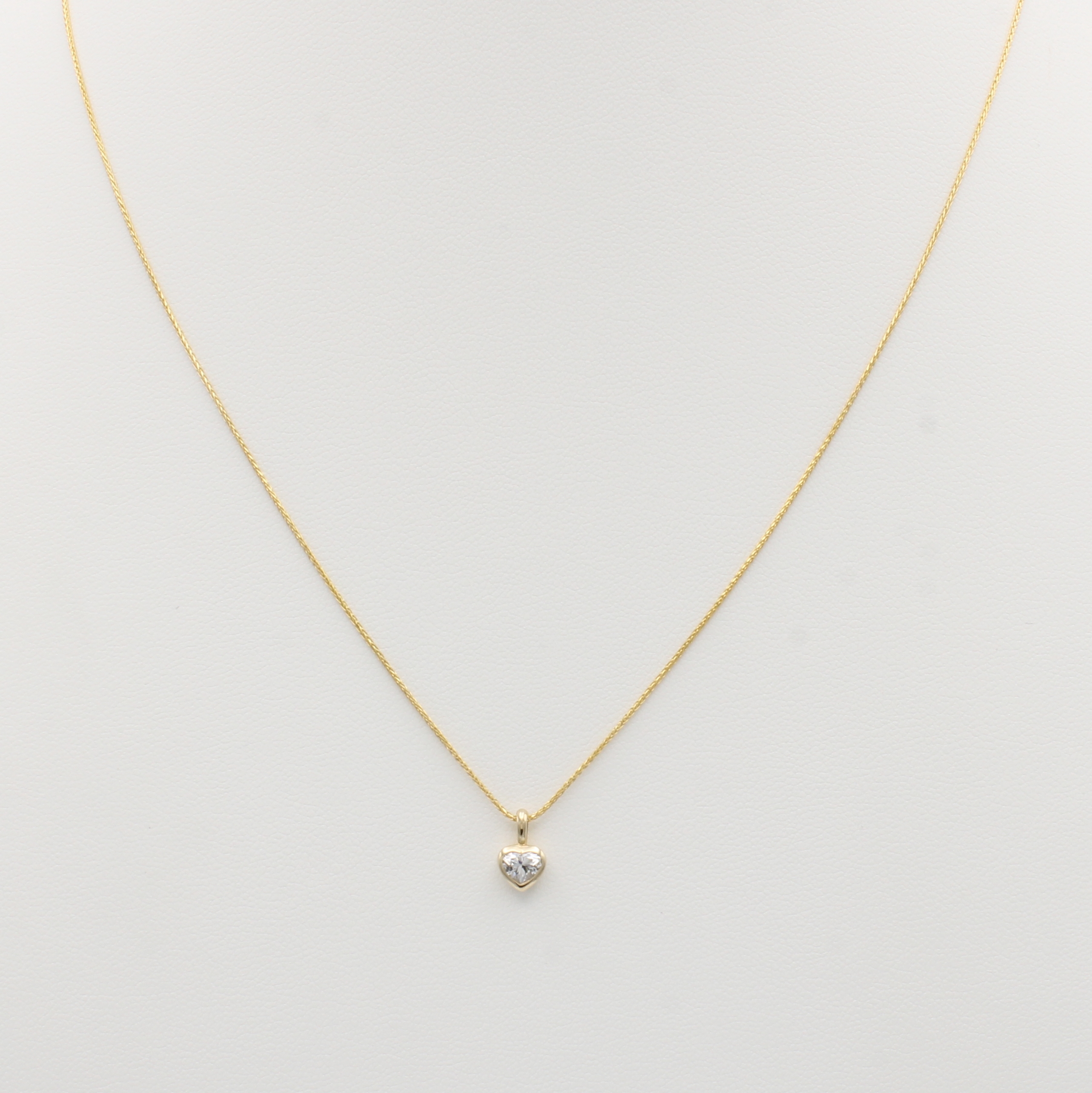 Image 27125843 - Herzanhänger mit Diamant an Kette, GG 585/ 000, Diamantherz ca. 0.30 ct Weiß/si, in L. ...