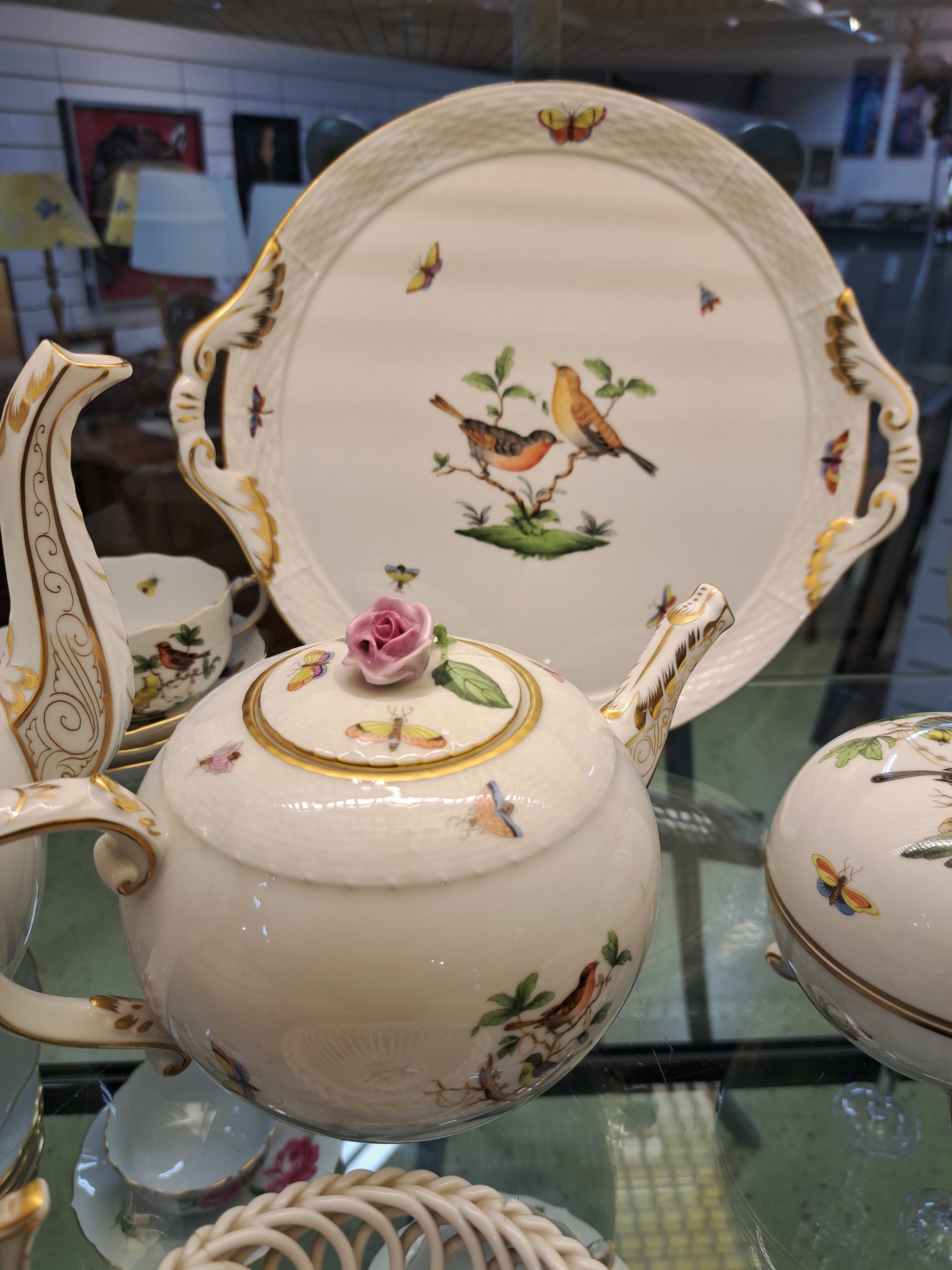 Detail f: Service, Herend, Rothschild, 20. Jh., komplett für 8 Personen, Kaffeekanne, Teekanne, 8 Tassen mit Untertassen, 8 Dessertteller, Zuckerdose, ...