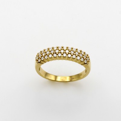 27125834a - Ring mit Brillanten, GG 750/000, Brill. in 3 Reihen gef. zus. ca. 0.40 ct Weiß/si, RW ...