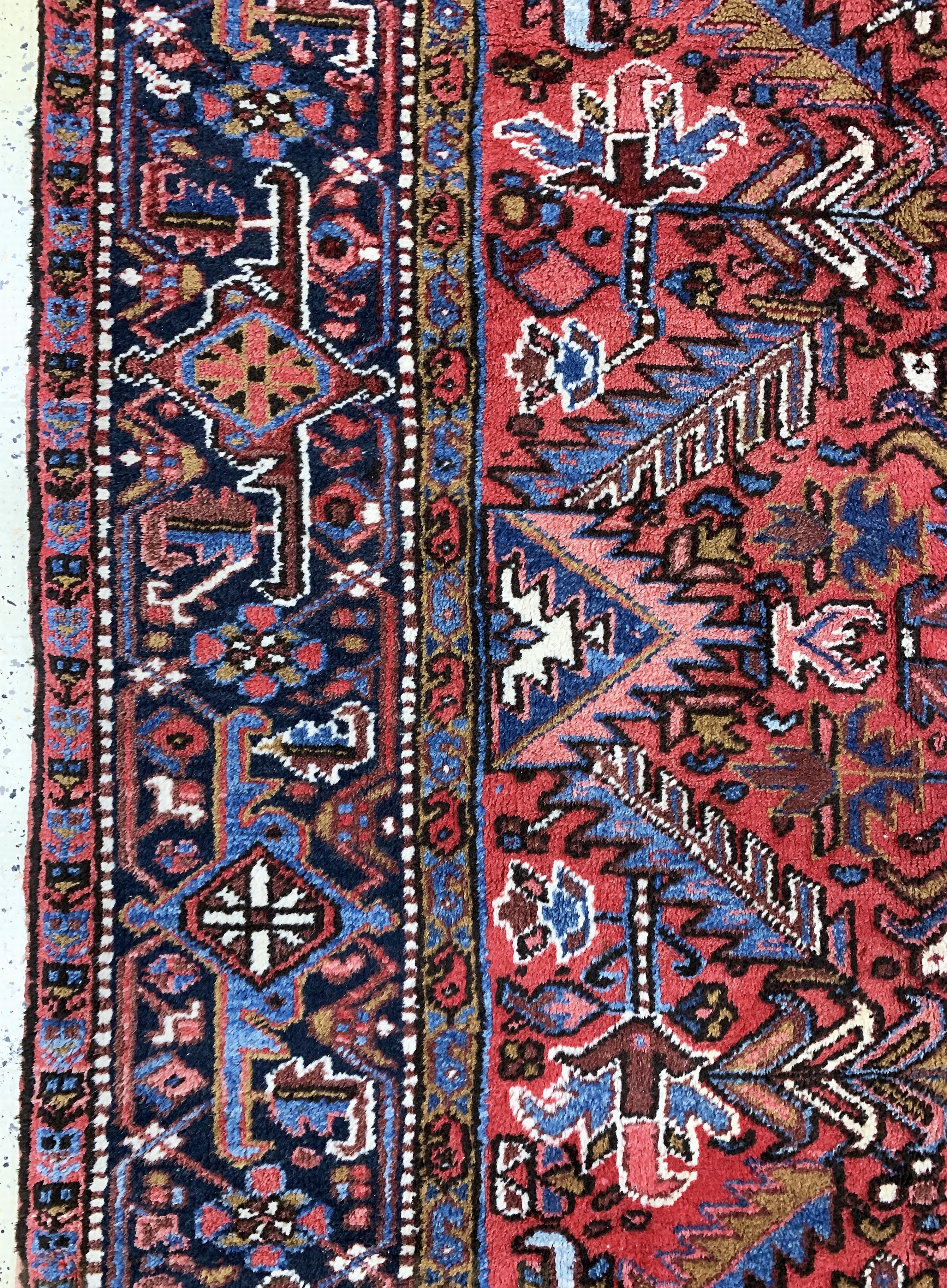 Detail c: Heriz, Persien, Mitte 20.Jhd, Wolle auf Baumwolle, ca. 343 x 238 cm, leicht verblasst,EHZ: 2