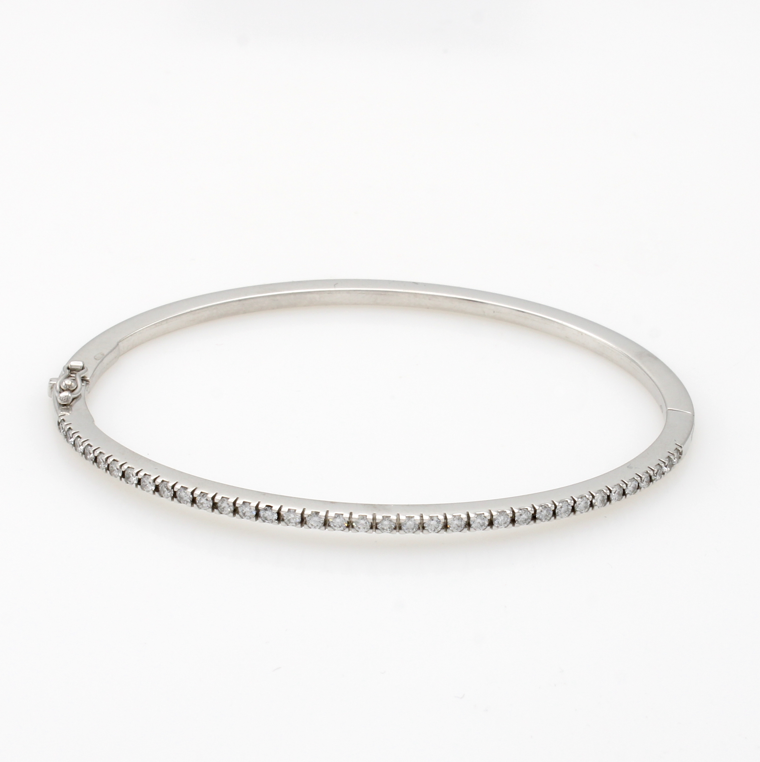 Image 27126160 - Armreif mit Brillanten, WG 750/000, 35 Brill. zus. ca. 0.70 ct Weiß/si, D. ca. 5.8 cm, ...
