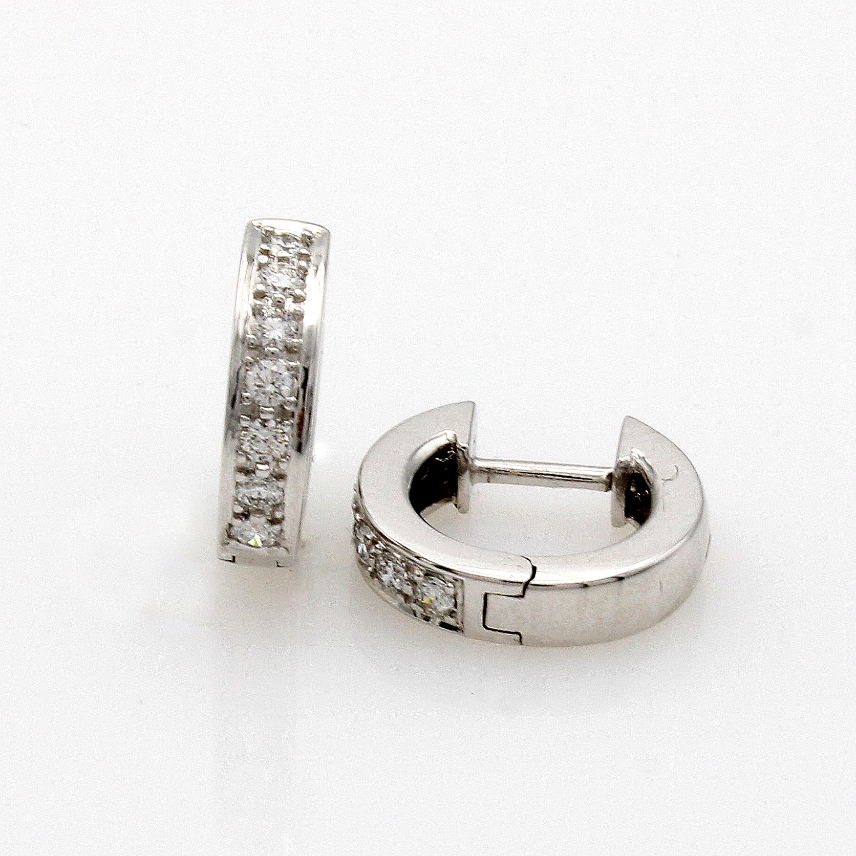 Image 27126162 - Paar Klappcreolen mit Brillanten, WG 750/000, 14 Brill. zus. ca. 0.28 ct Weiß/si ...