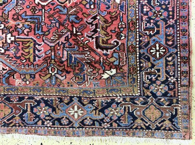 27126114a - Heriz, Persien, Mitte 20.Jhd, Wolle auf Baumwolle, ca. 343 x 238 cm, leicht ...