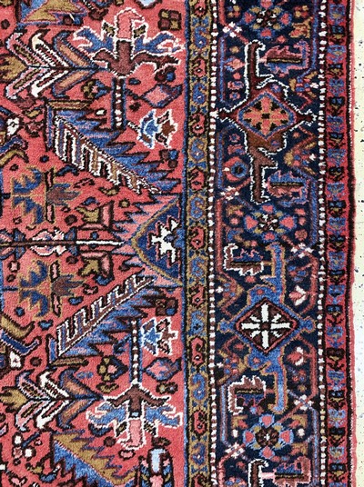 27126114e - Heriz, Persien, Mitte 20.Jhd, Wolle auf Baumwolle, ca. 343 x 238 cm, leicht ...