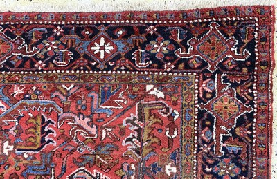 27126114f - Heriz, Persien, Mitte 20.Jhd, Wolle auf Baumwolle, ca. 343 x 238 cm, leicht ...