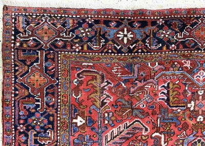 27126114g - Heriz, Persien, Mitte 20.Jhd, Wolle auf Baumwolle, ca. 343 x 238 cm, leicht ...