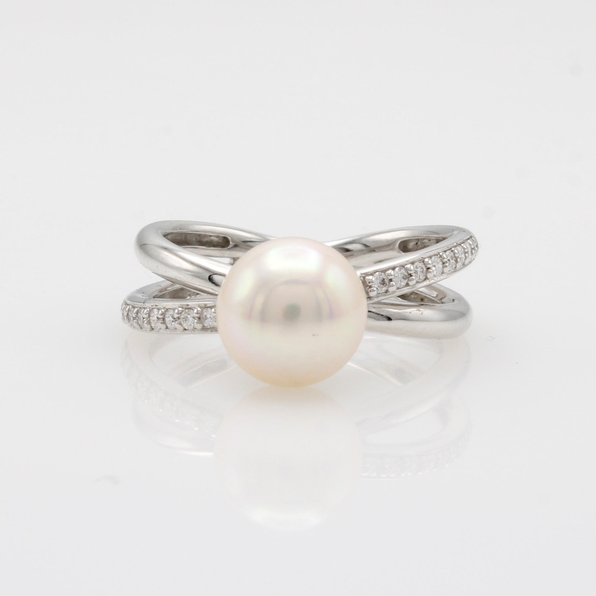 Image 27126273 - Ring mit Brillanten und Süßwasserzuchtperle, WG 750/000, 16 Brill. zus. ca. 0.13 ct ...
