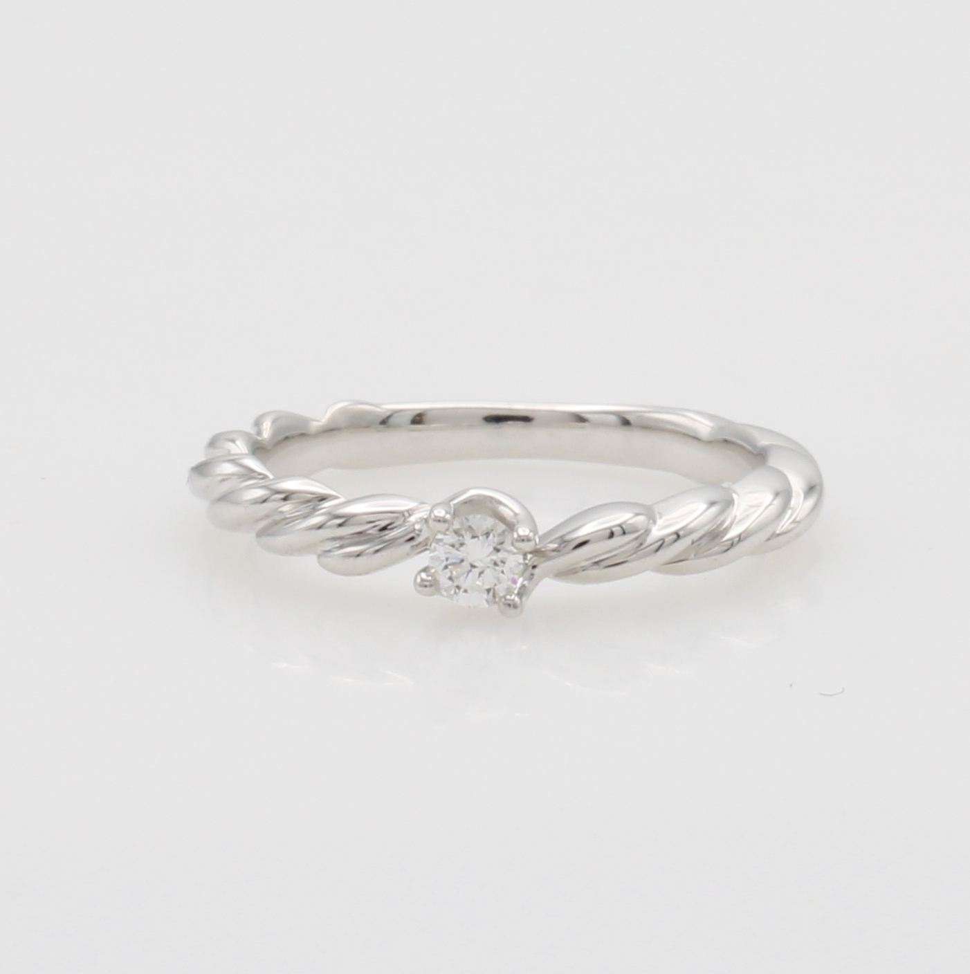 Image 27126276 - Ring mit Brillant, WG 585/000, Schiene z.T. in gedrehter Optik, Brill. in Krappenfassung ...