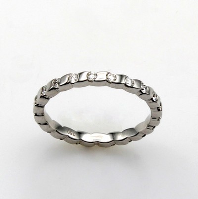 27126283a - Memoryring mit Brillanten, WG 750/000, Schiene rundum bes. m. 21 Brill. zus. ca. 0.50 ct ...