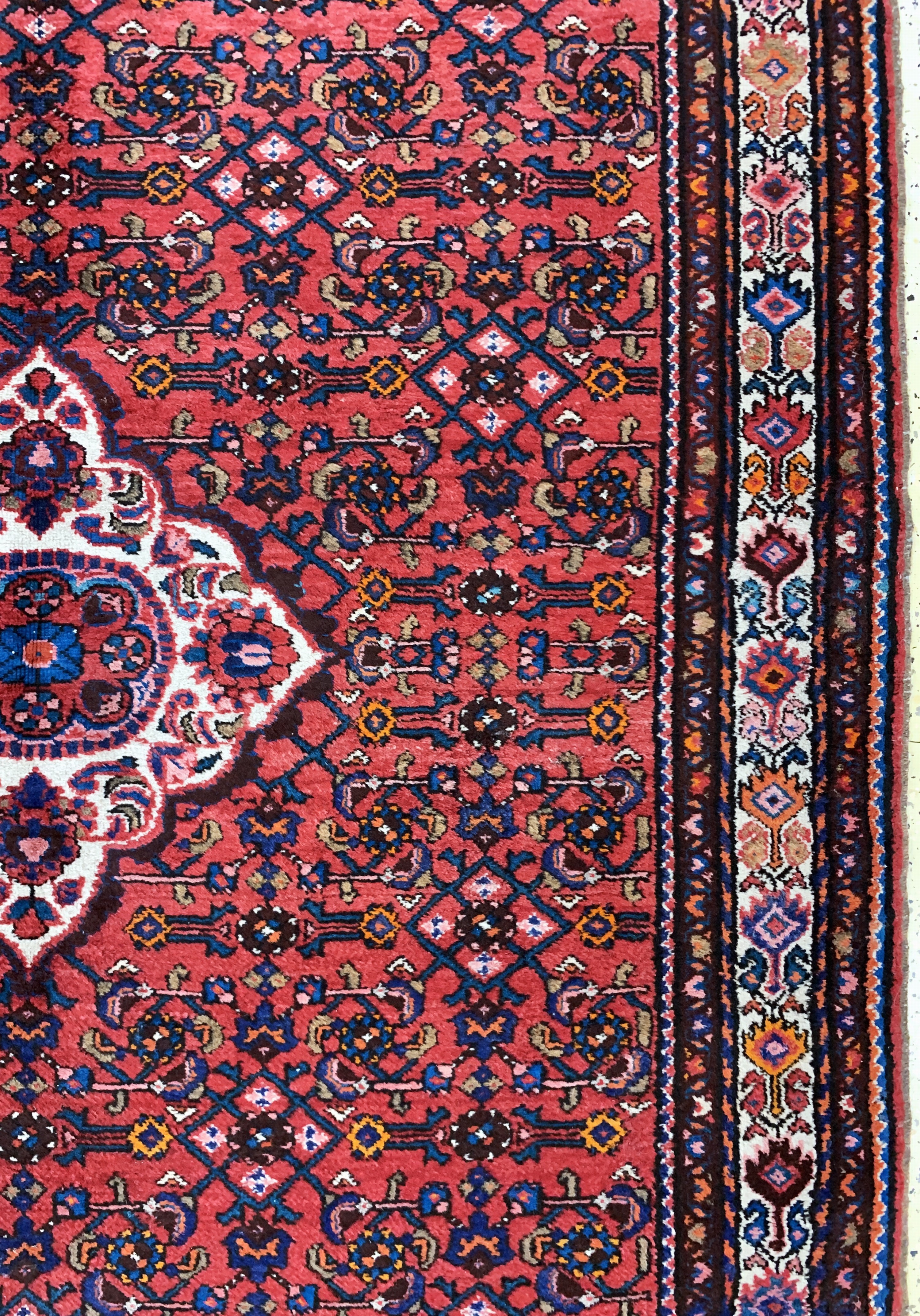 Detail d: Hosseinabad, Persien, Mitte 20.Jhd, Wolle auf Baumwolle, ca. 395 x 165 cm, EHZ: 3(kleine Restaurierung)
