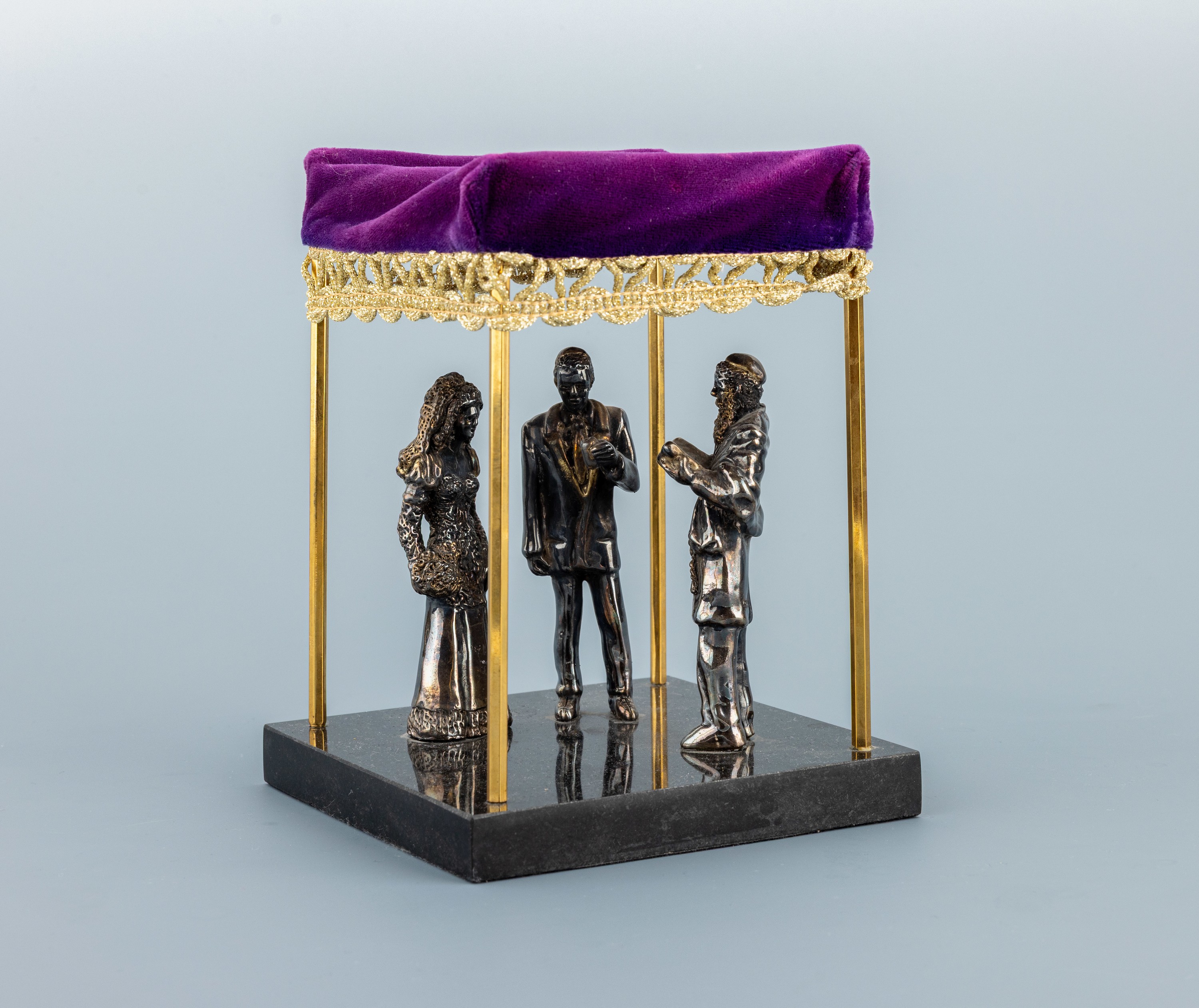 Image 27126582 - Judaica, miniature model of a Jewish wedding under a chuppah , Sterling silver 925, ...
