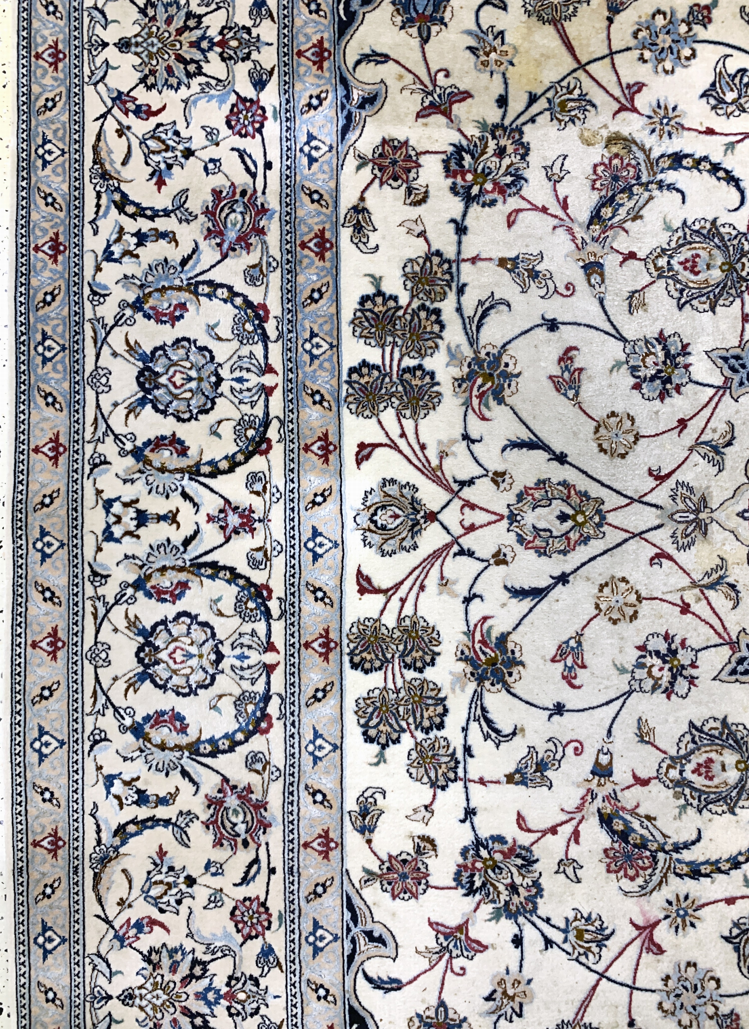 Detail e: Nain fein(6 La), Persien, Mitte 20.Jhd, Korkwolle mit Seide, ca. 365 x 255 cm, ca. 1,0Mio. Kn/qm, EHZ: 2(stark verschmutzt, minimal Mottenfraß am ...