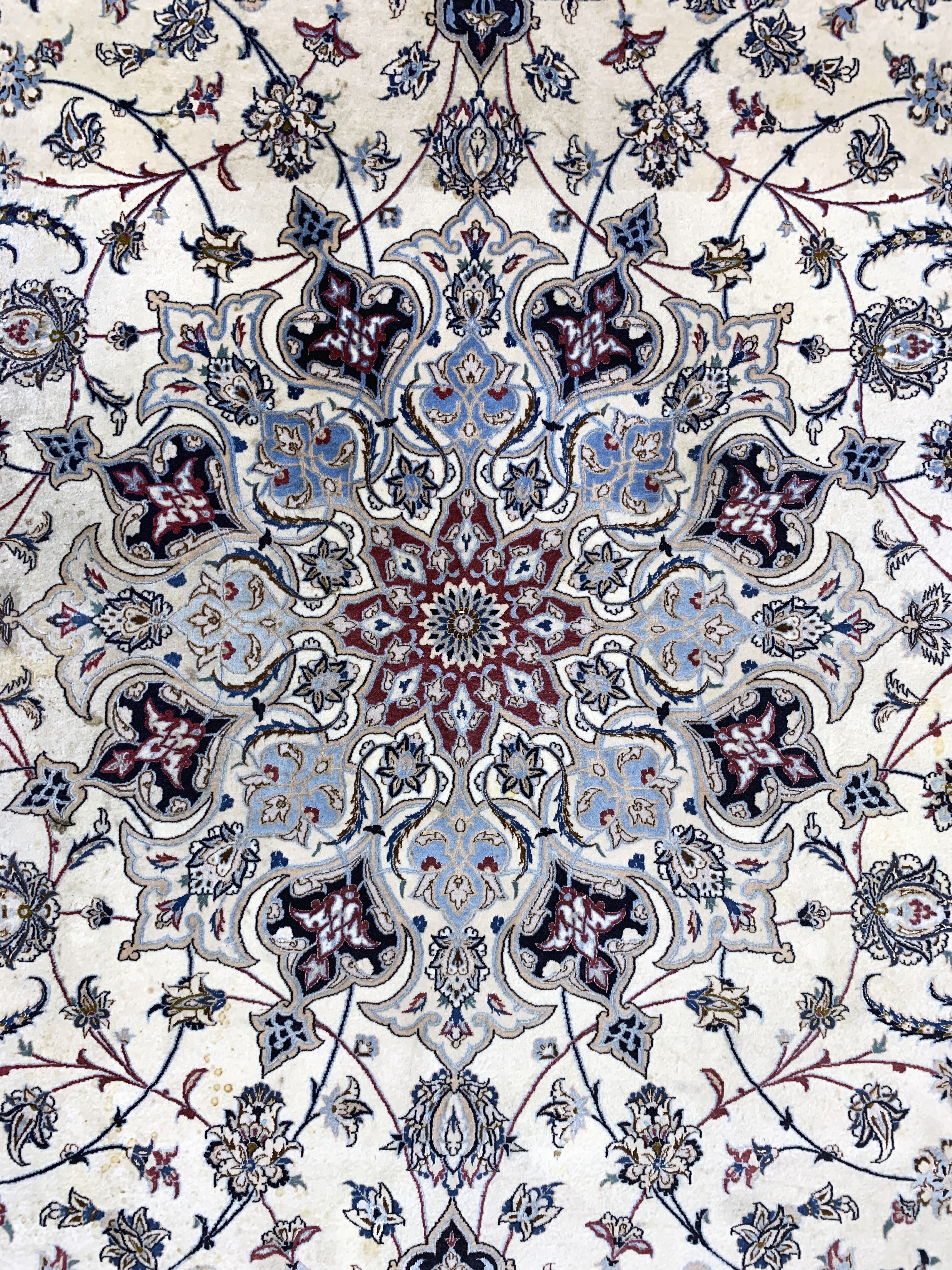 Detail f: Nain fein(6 La), Persien, Mitte 20.Jhd, Korkwolle mit Seide, ca. 365 x 255 cm, ca. 1,0Mio. Kn/qm, EHZ: 2(stark verschmutzt, minimal Mottenfraß am ...