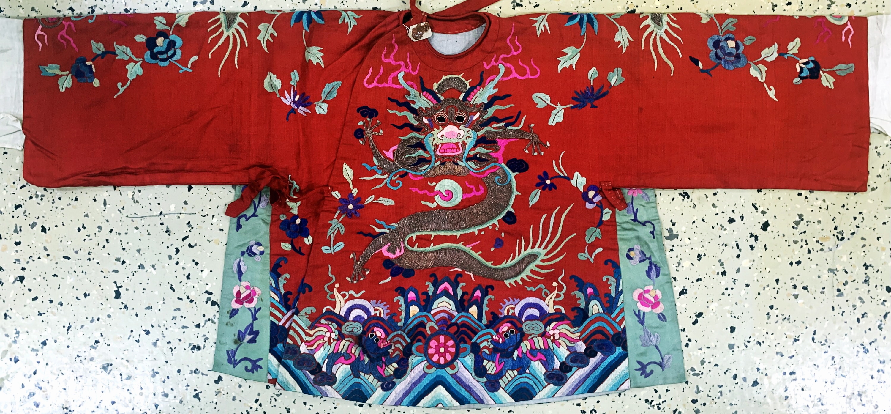 Image 27126586 - Seiden´Drachen´Robe antik, China, 19.Jhd, Seide-Metallstickerei, beideseitig mit ...