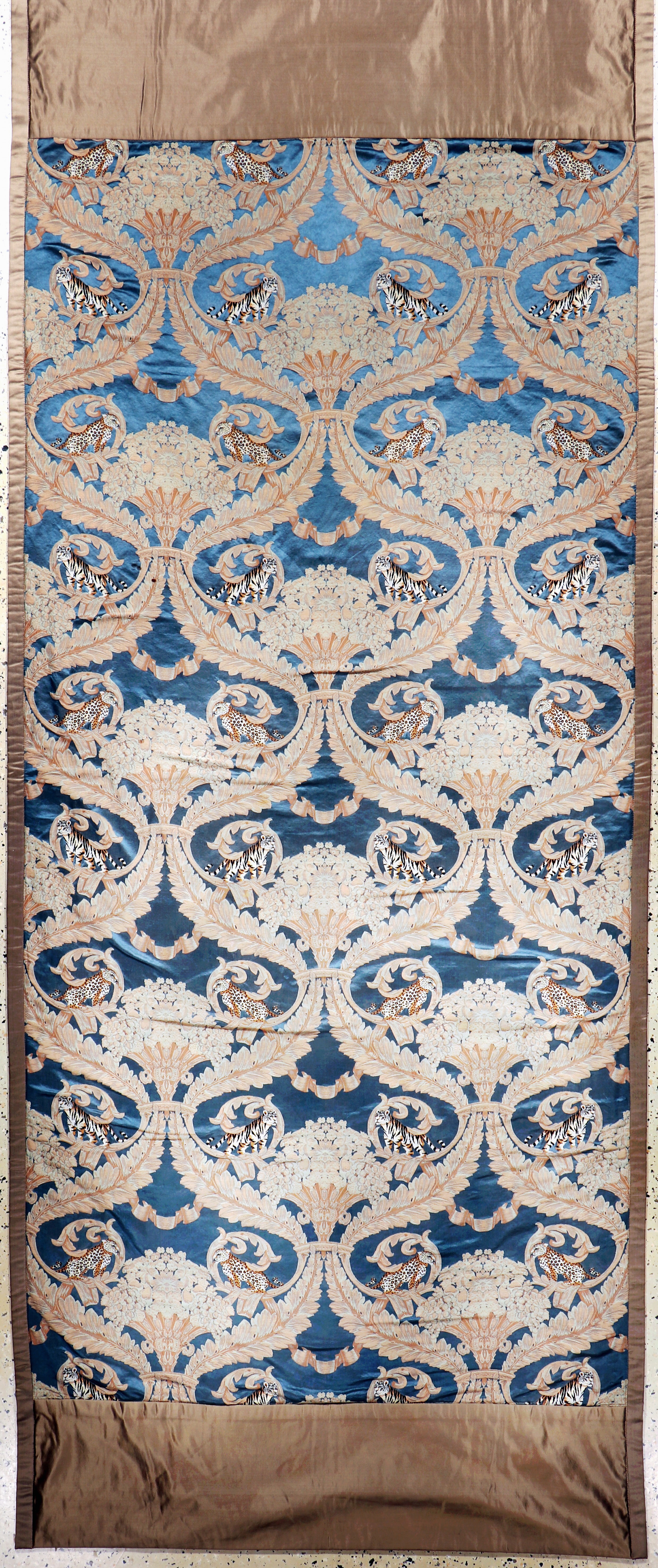 Image 27126588 - Silk embroidery, China, late 20th century, silk, approx. 310 x 127 cm, in need of ...