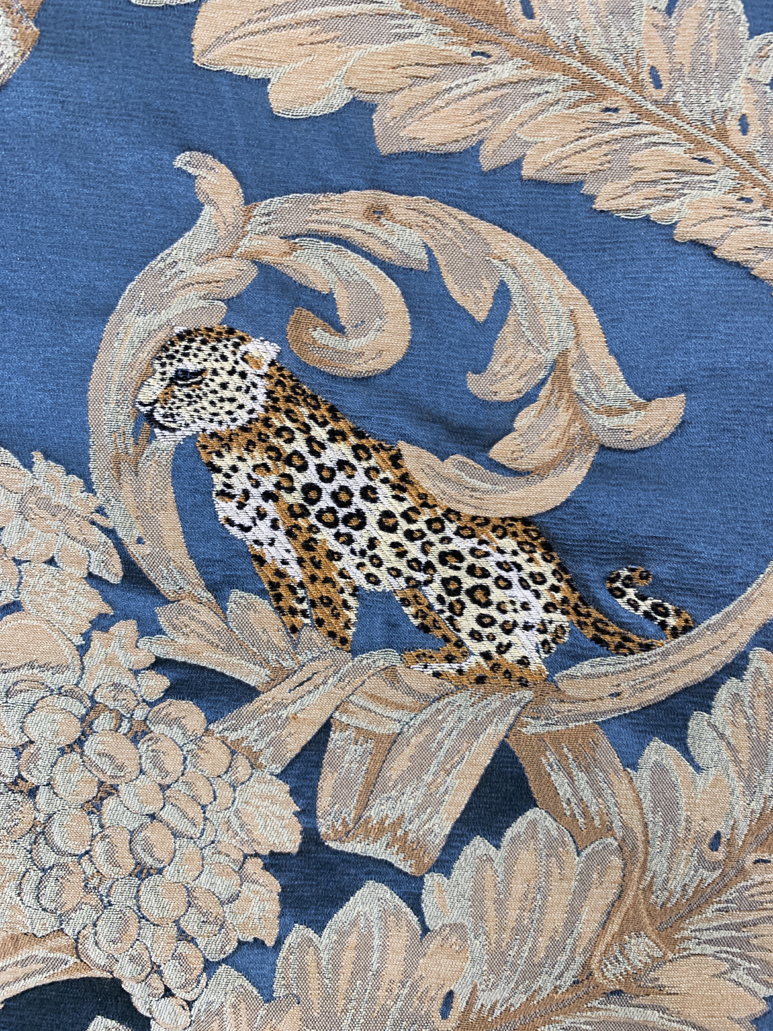 Detail f: Seiden-Stickerei, China, Ende 20.Jhd, Seide, ca. 310 x 127 cm, Reinigungsbedürftig, EHZ: 1-2