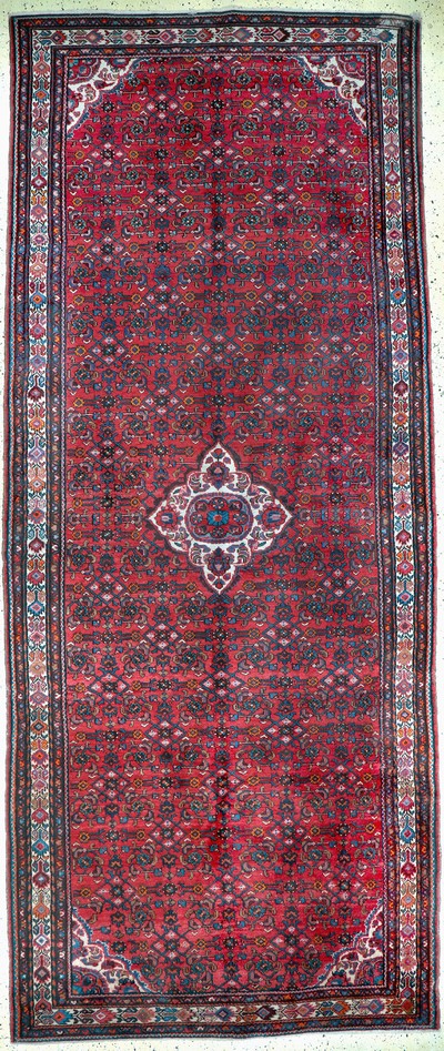 Image Hosseinabad, Persia, mid-20th century, wool oncotton, approx. 395 x 165 cm, condition: 3 ...